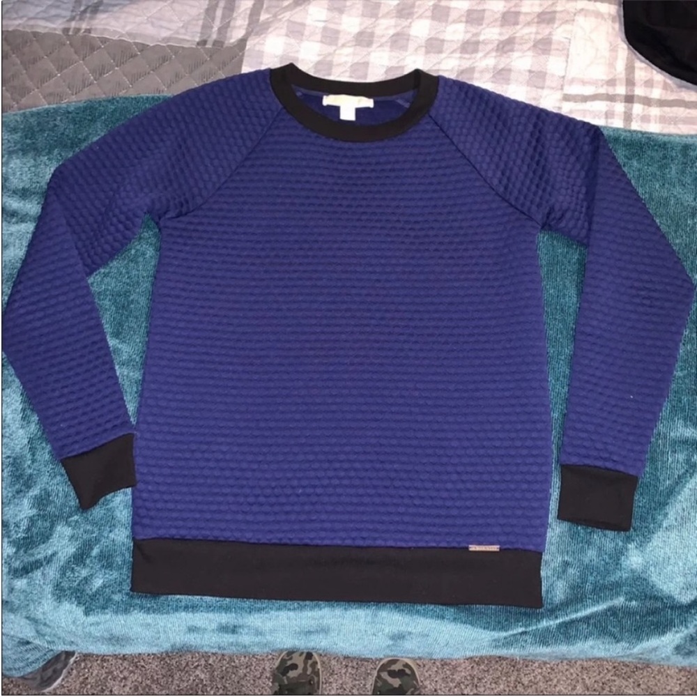 🔥 3 for $15 🔥 Michael Kors Blue quilted crew neck sweatshirt